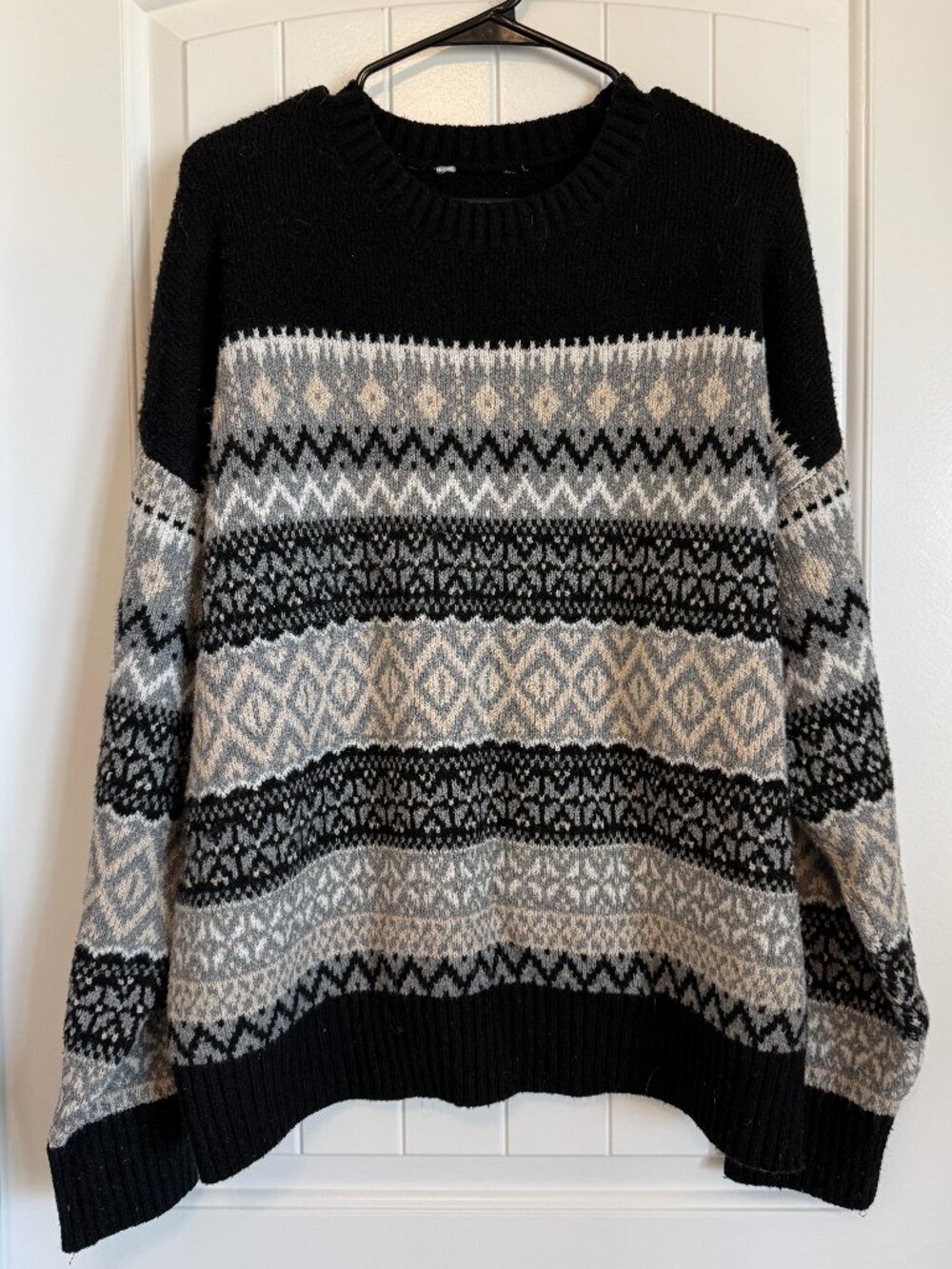 Beautiful geometric pattern sweater in neutral tones.